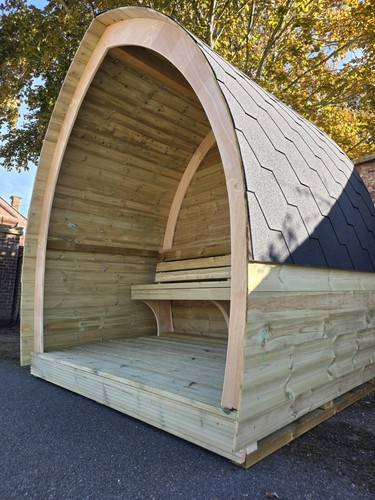 Snug pod party - pod, outside